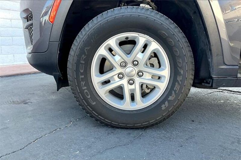 2023 Jeep Grand Cherokee LaredoImage 7