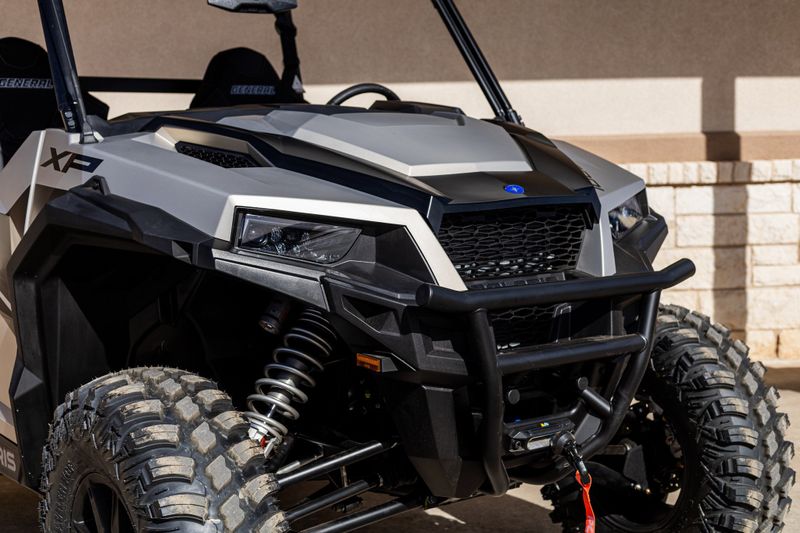 2024 Polaris GENERAL XP 1000 PREMIUM MATTE SILVER QUARTZImage 4