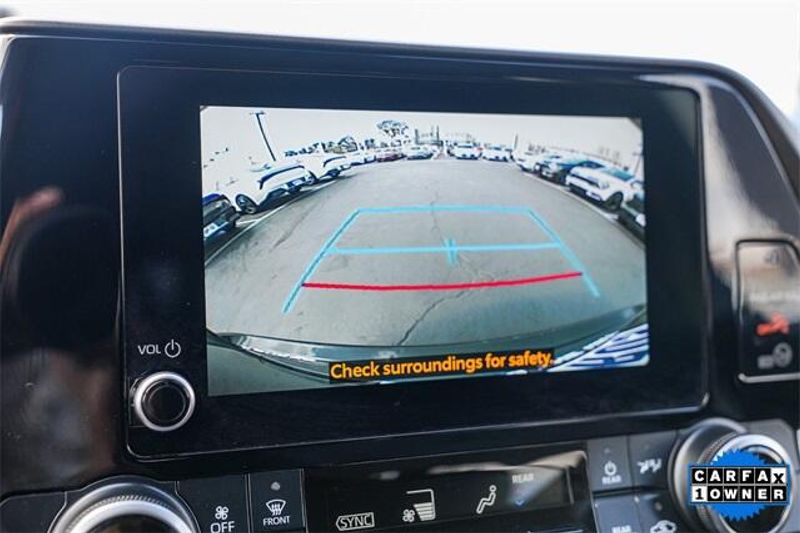 Used 2023 Toyota Highlander LImage 24
