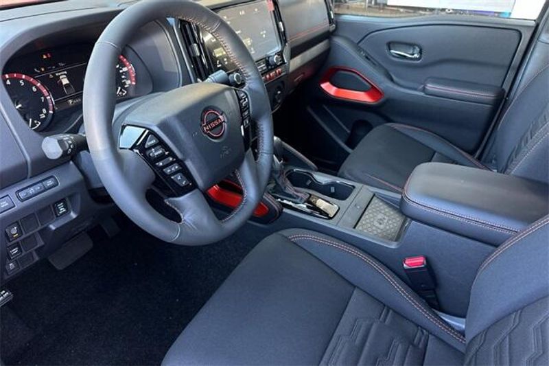 New 2025 Nissan Frontier PRO-XImage 7