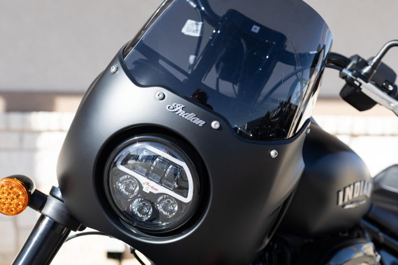 2025 Indian Motorcycle SPORT CHEIF BLACK SMOKE Image 14