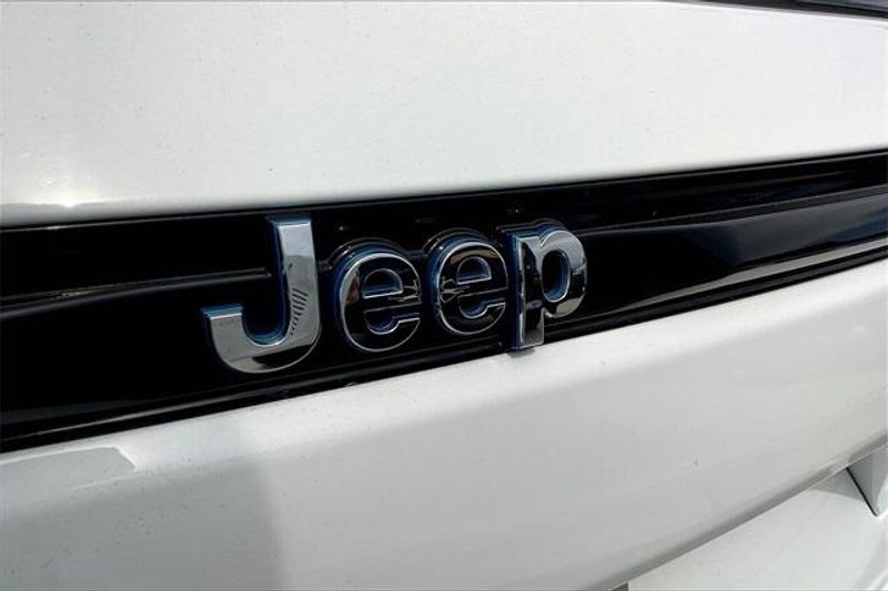 2022 Jeep Cherokee Limited 4xe photo 29