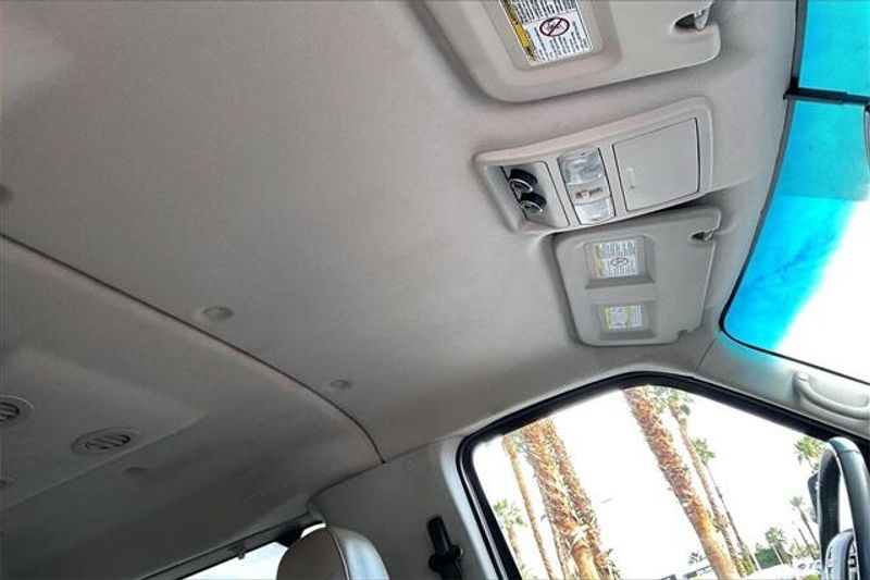 Used 2018 Nissan NV Passenger NV3500 HD SLImage 28