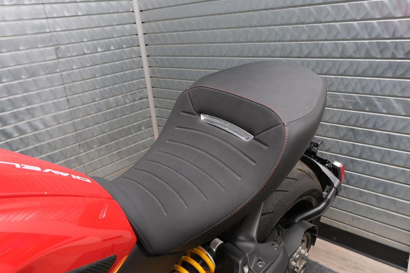 USED 2021 DUCATI DIAVEL1260 Image 17