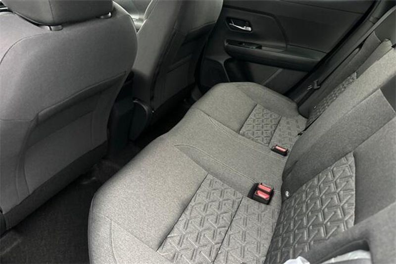 2025 Nissan Kicks SVImage 9