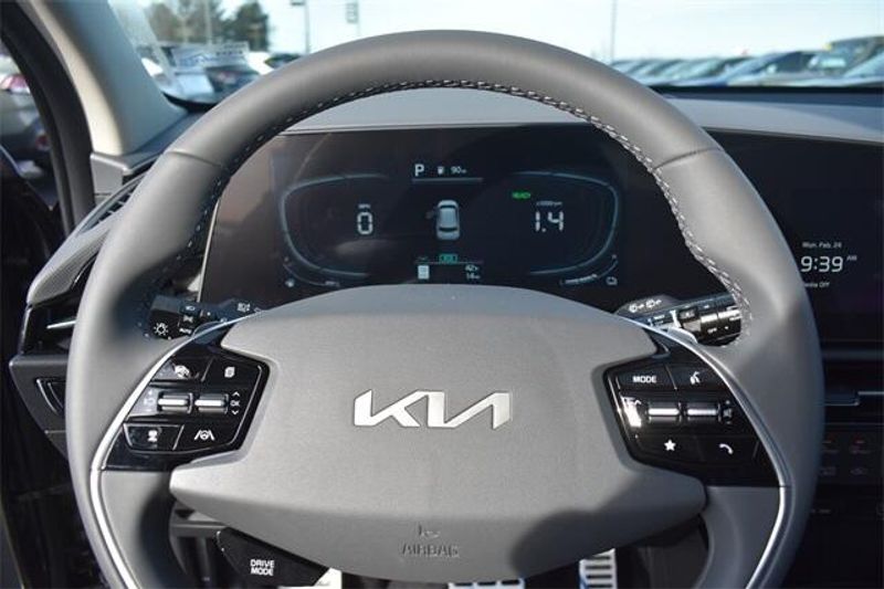 New 2025 Kia Niro EX TouringImage 28