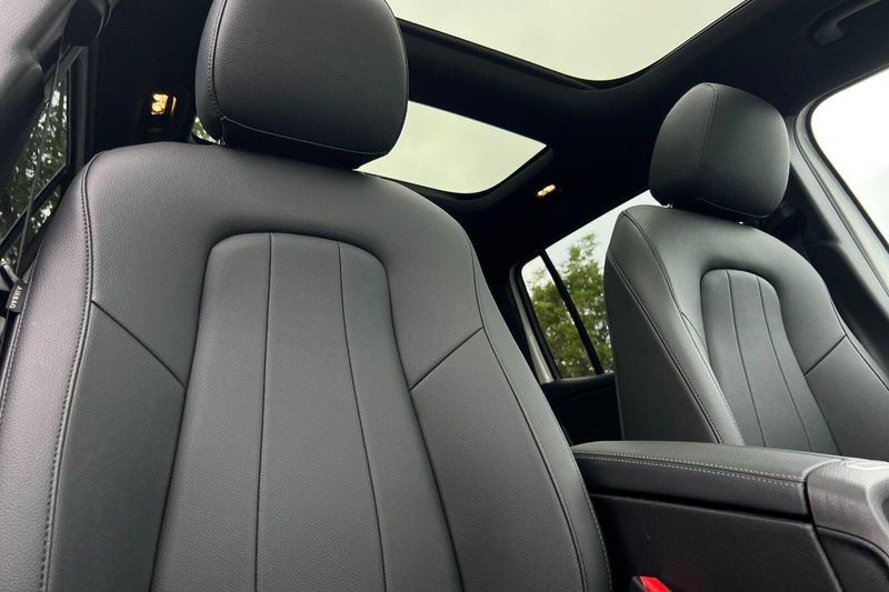 2023 Mercedes-Benz EQB 300Image 19