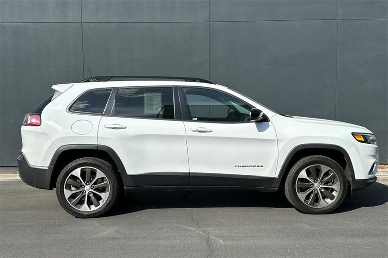 2022 Jeep Cherokee Limited photo 3