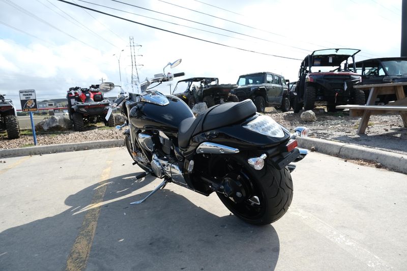 2025 SUZUKI BOULEVARD M109R BLACK in a BLACK exterior color. Family PowerSports (877) 886-1997 familypowersports.com 