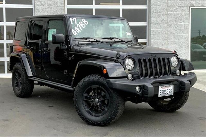 Used 2017 Jeep Wrangler JK Unlimited SaharaImage 12