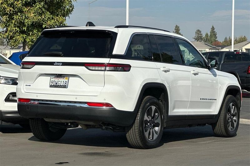 2022 Jeep Grand Cherokee Limited 4xe photo 3