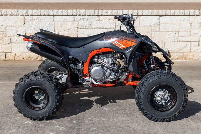 2024 Yamaha YFZ450R SE GRAY METALLICImage 2