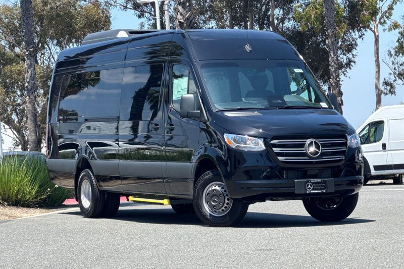 New 2026 Mercedes-Benz Sprinter 3500 Cargo 170 WBImage 2