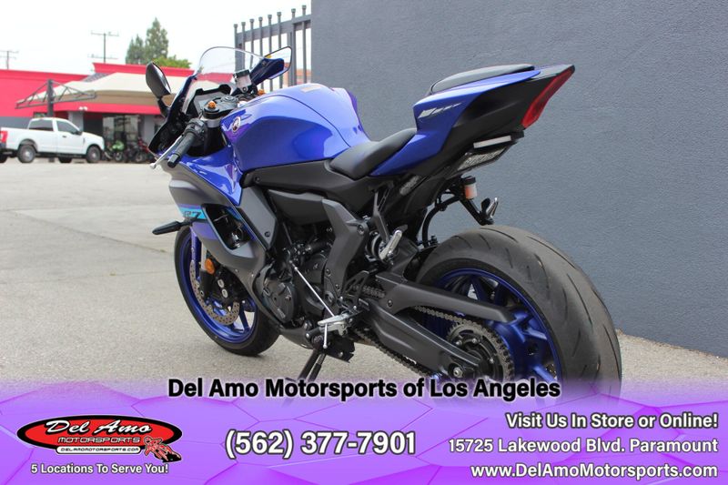 2024 Yamaha YZF R7 Image 3