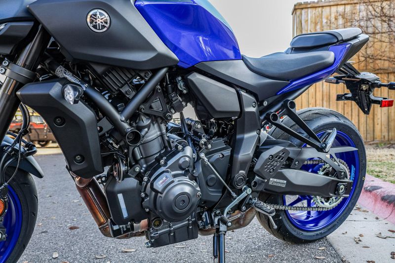 NEW 2025 YAMAHA MT07 Image 4