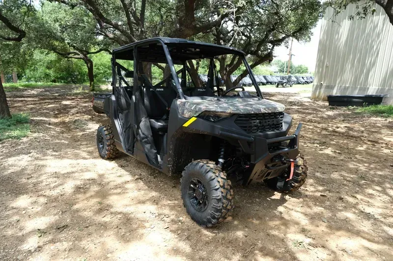 2025 Polaris RANGER CREW 1000 PREMIUM PURSUIT CAMOImage 3