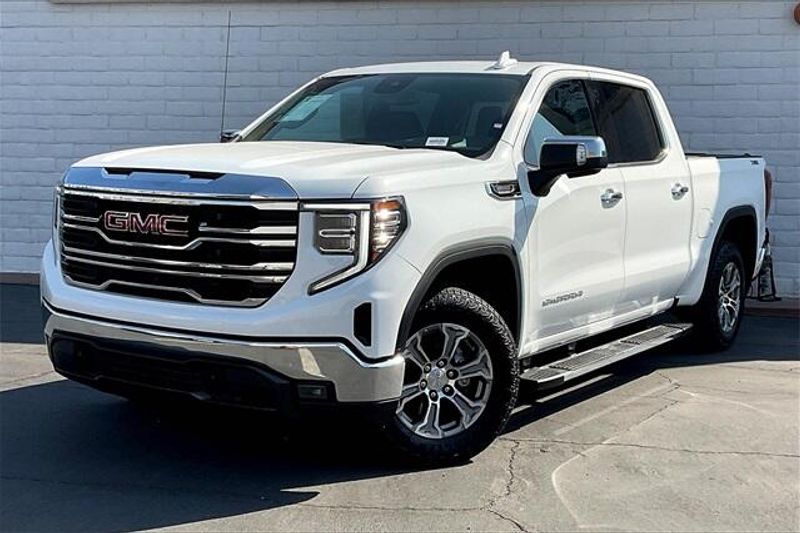 Used 2023 GMC Sierra 1500 SLTImage 1