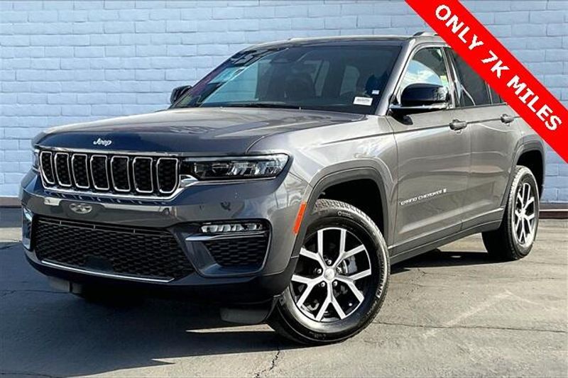 Used 2025 Jeep Grand Cherokee LimitedImage 1