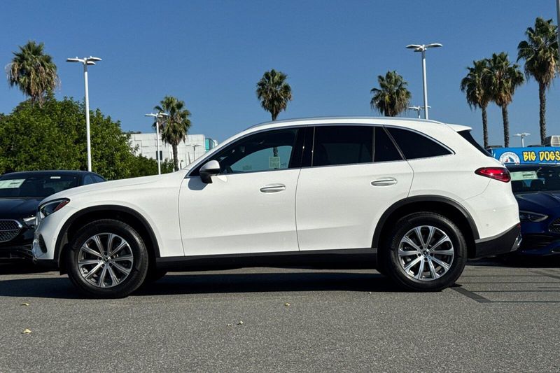Used 2026 Mercedes-Benz GLC 300Image 7