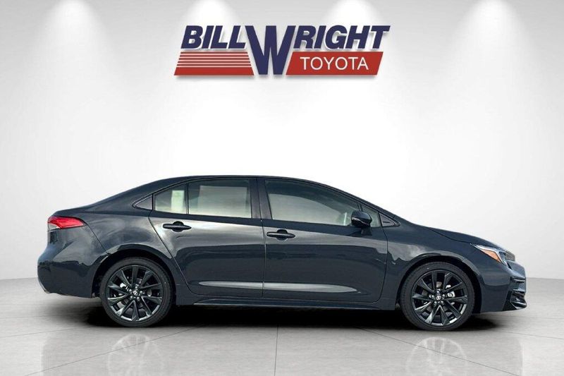 New 2027 Toyota Corolla SEImage 2