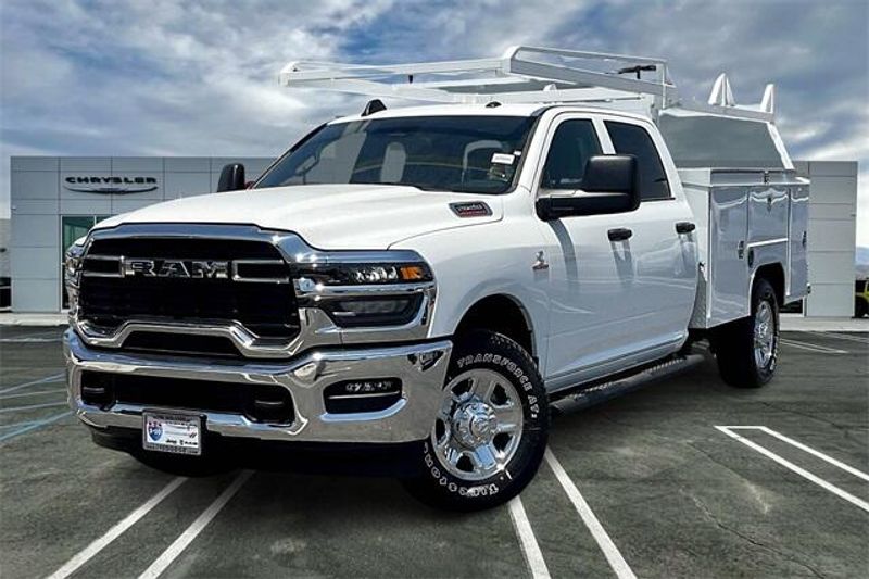 New 2025 RAM 2500 Tradesman Crew Cab 4x2 8
