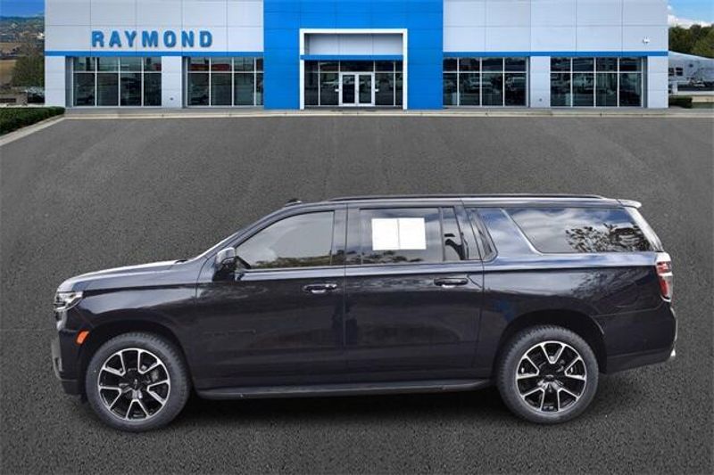 Used 2023 Chevrolet Suburban RSTImage 6