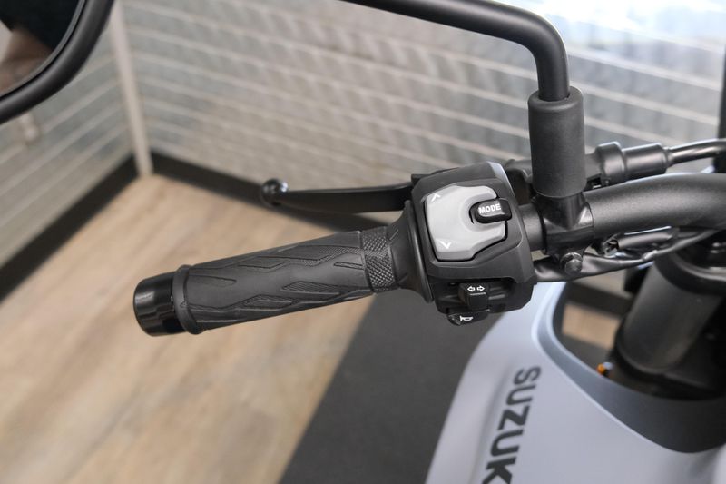 USED 2024 SUZUKI GSX-8S Image 18