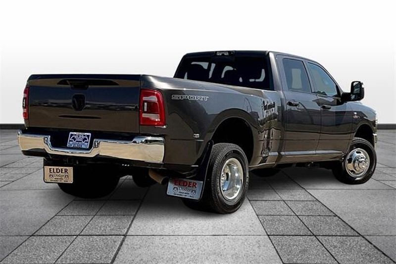 2023 RAM 3500 TradesmanImage 13