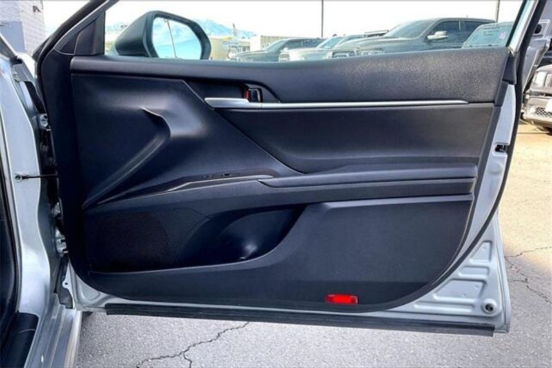 Used 2024 Toyota Camry SEImage 23