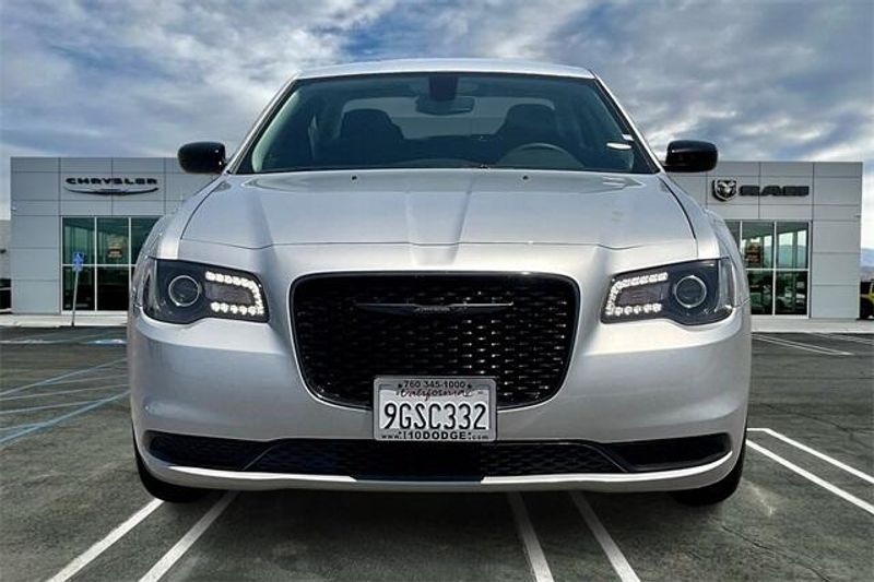 Used 2023 Chrysler 300 TouringImage 2