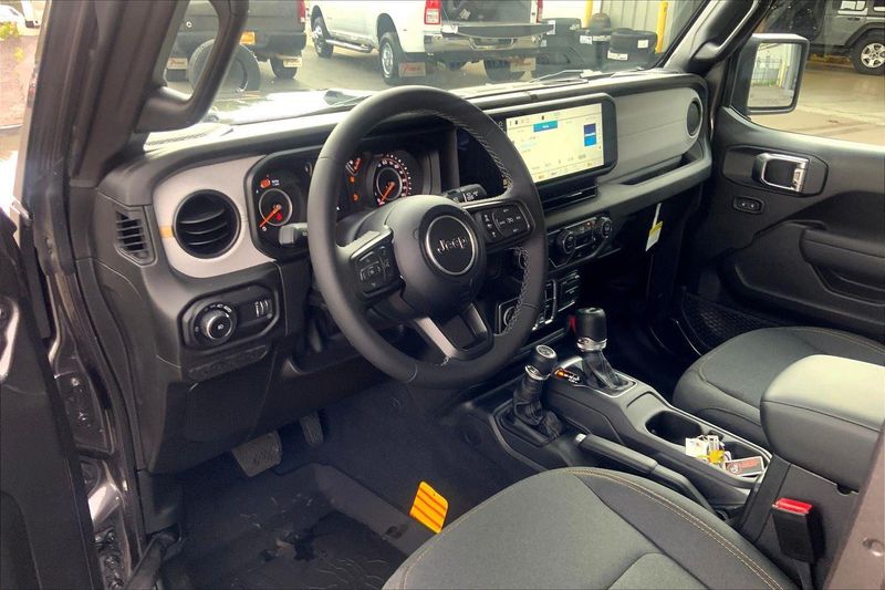 2025 Jeep Wrangler Unlimited Sport S photo 8