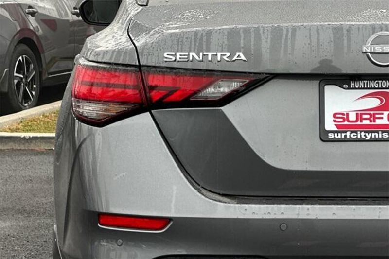 New 2025 Nissan Sentra SVImage 18