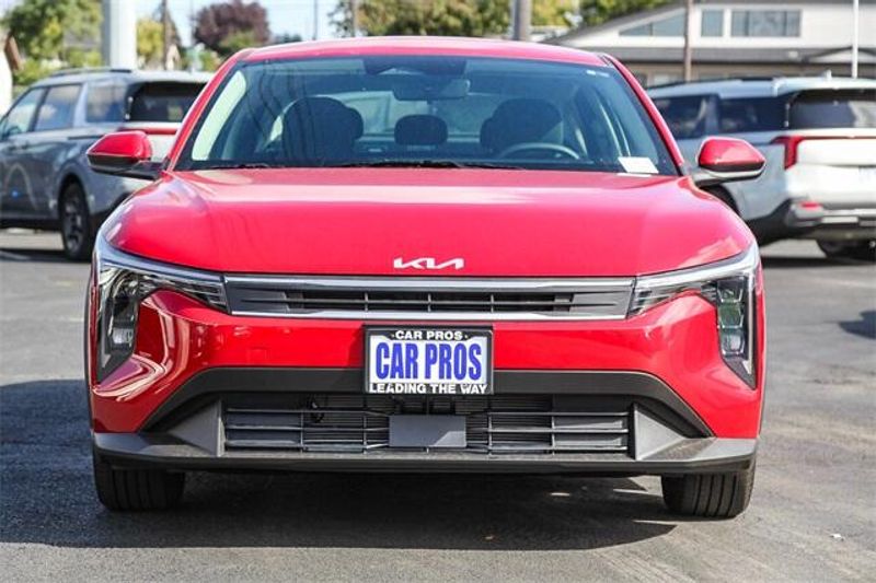 New 2025 Kia K4 LXSImage 3