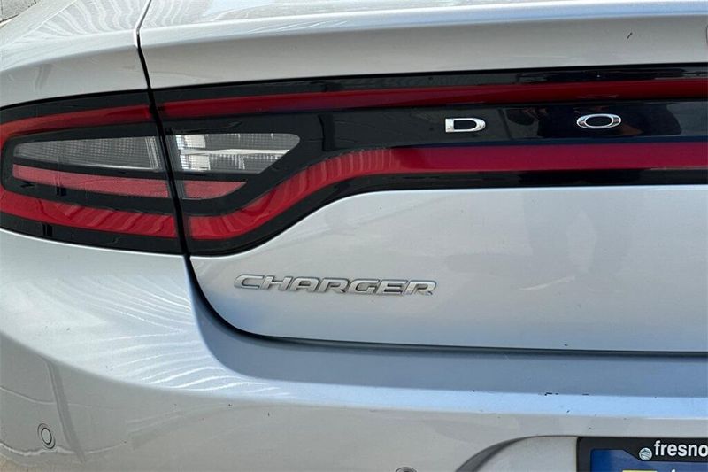 2021 Dodge Charger SXT photo 25