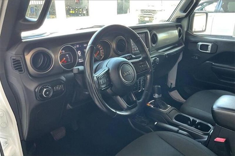 Used 2018 Jeep Wrangler Unlimited Sport SImage 14