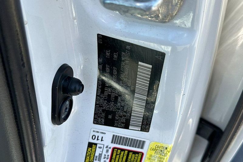 Used 2018 Toyota Sienna LEImage 26