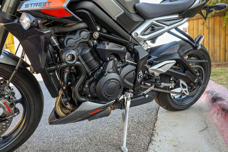 USED 2024 TRIUMPH STREET TRIPLE 765 RS Image 2