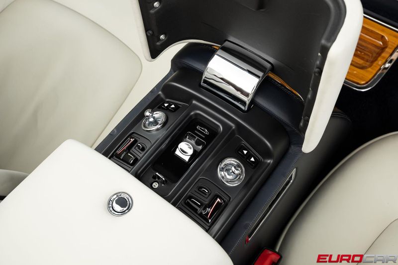 2010 Rolls-Royce Phantom Drophead Coupe *RARE INTERIOR * IMMACULATE CONDITION*Image 33
