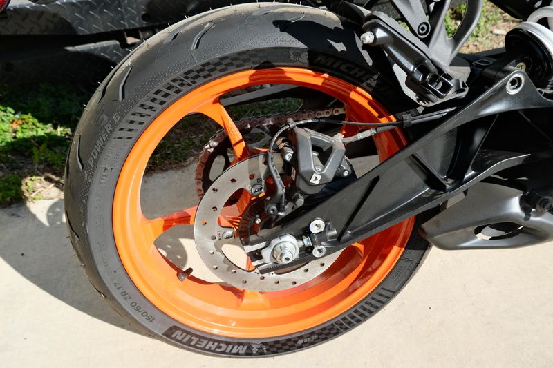 NEW 2025 KTM 390 DUKE Image 18