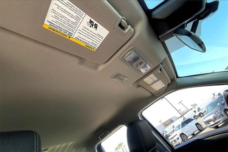 Used 2022 Nissan Frontier SVImage 29