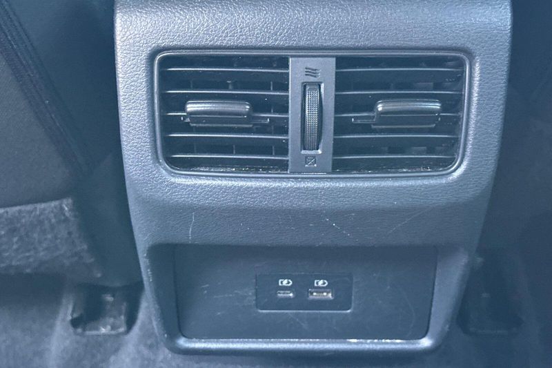 Used 2023 Nissan Rogue SVImage 14