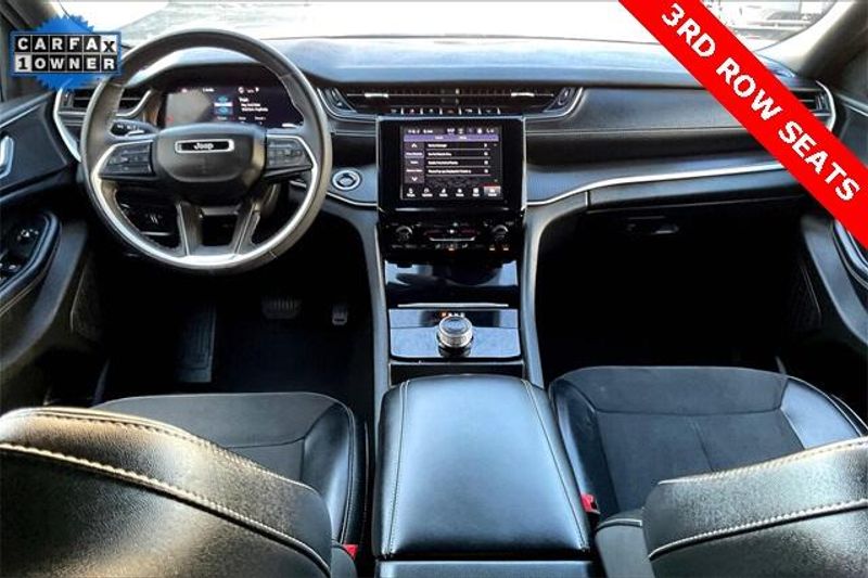 Used 2024 Jeep Grand Cherokee L AltitudeImage 15