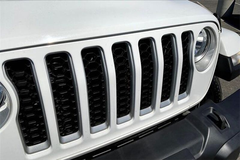 2023 Jeep Gladiator Overland photo 27