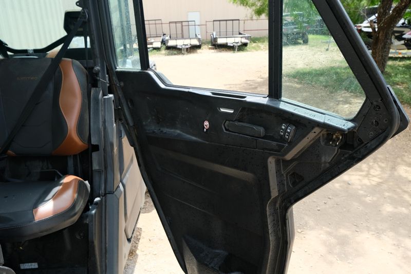 Used 2022 Can-Am DEFENDER LIMITED CAB HD10 GRAY Image 14