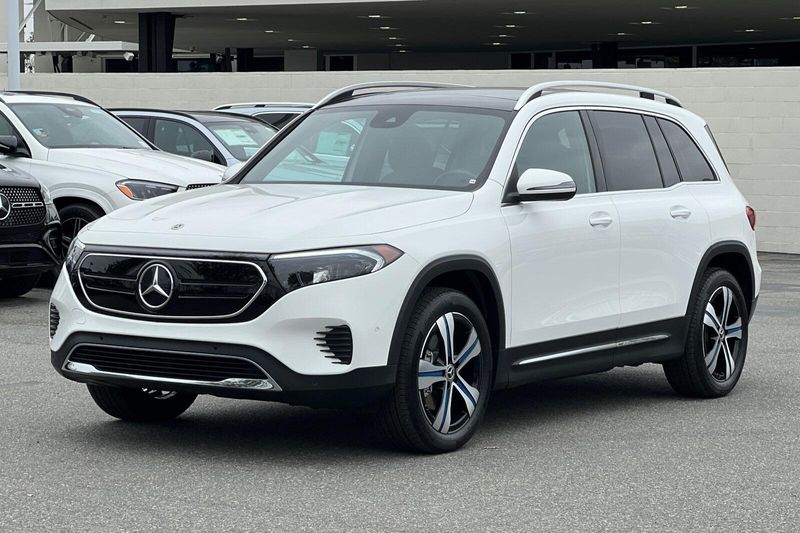 2023 Mercedes-Benz EQB 300Image 8