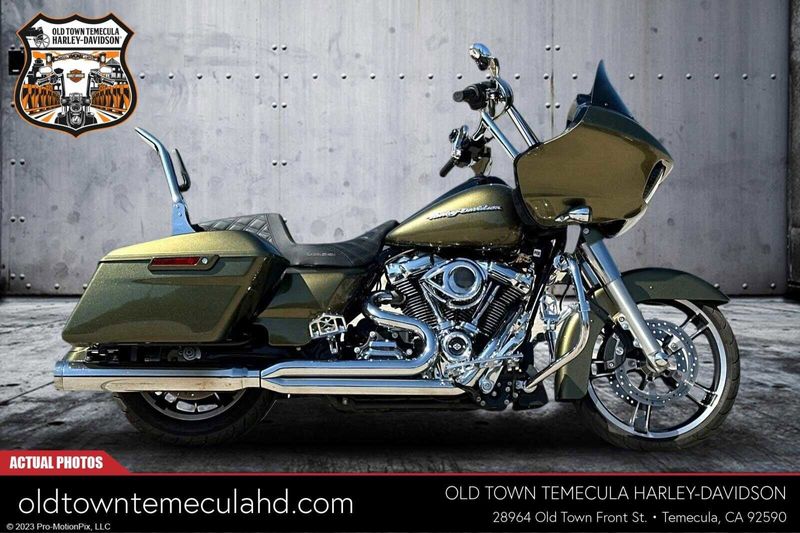 2017 Harley-Davidson Road Glide in a OLIVE GOLD exterior color. BMW Motorcycles of Temecula – Southern California (951) 506-6903 bmwmotorcyclesoftemecula.com 