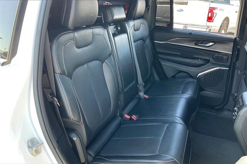 Used 2023 Jeep Grand Cherokee OverlandImage 26