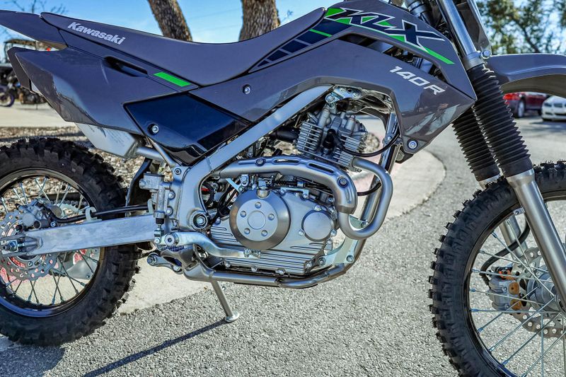 2025 Kawasaki KLX140R BATTLE GRAYImage 10