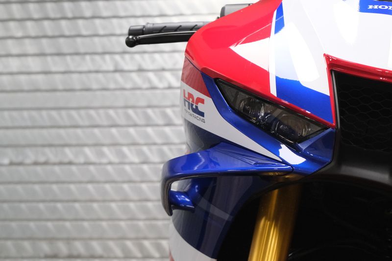 NEW 2026 HONDA CBR1000RRR FIREBLADE SP Image 10