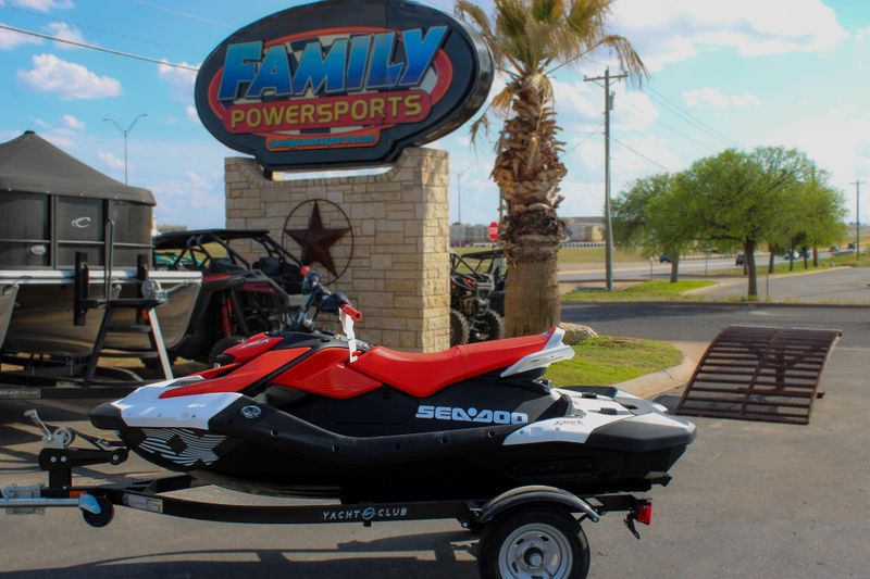 2025 SEADOO SPARK TRIXX FOR 3 DRAGON RED AND WHITE Image 1